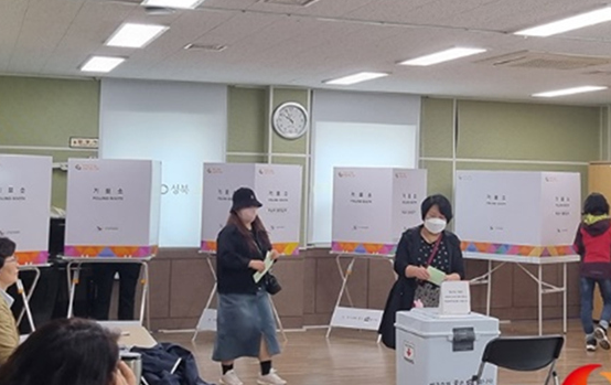 韩国第22届国会议员选举开票结束 最大在野党阵营获过半数175席
